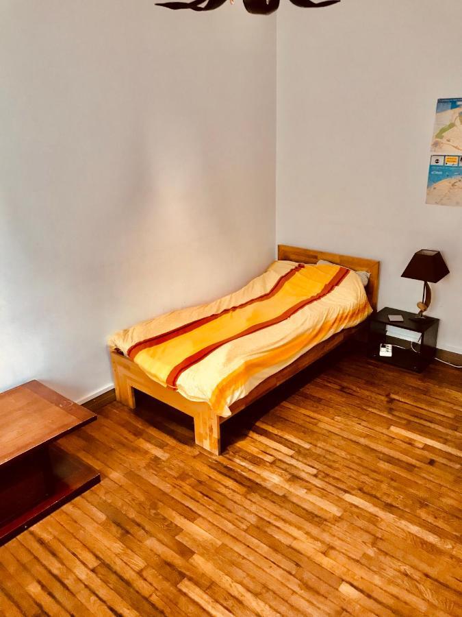 Royal Street Accommodation Calais Bagian luar foto