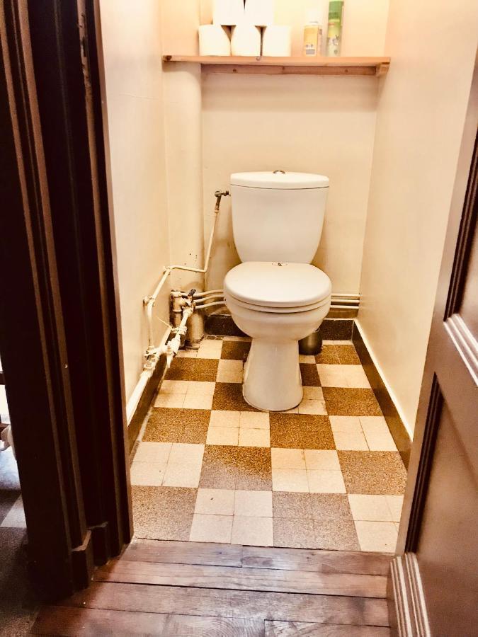 Royal Street Accommodation Calais Bagian luar foto