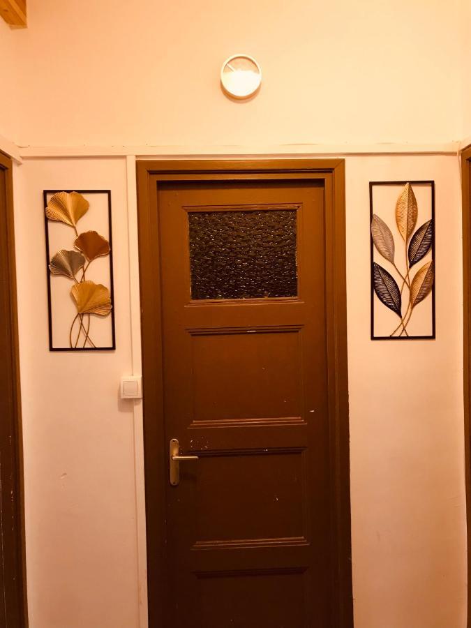 Royal Street Accommodation Calais Bagian luar foto